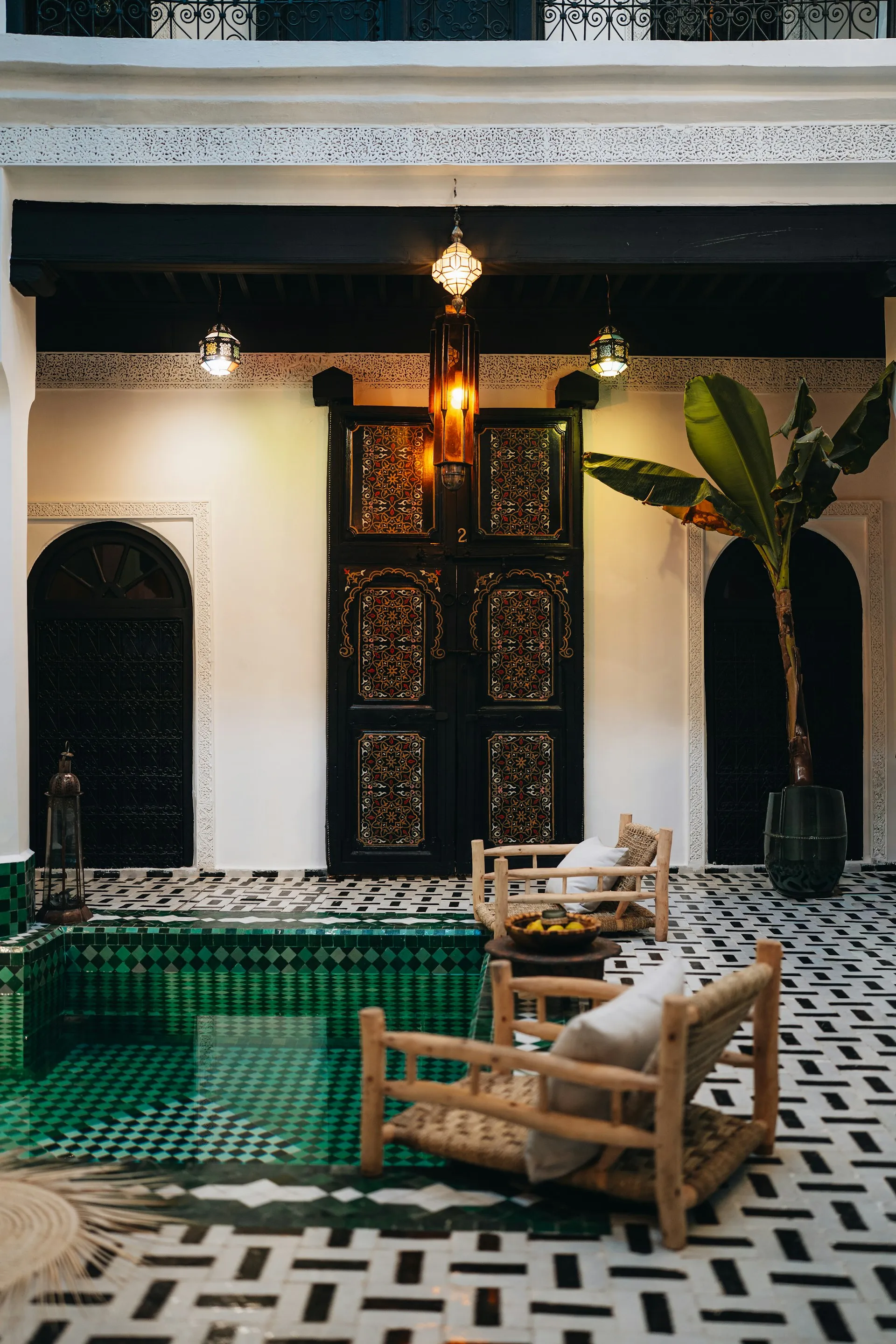 A restored Protectorate-era residence twenty steps from Jemaa el-Fna. Six rooms, a courtyard pool and a rooftop facing the Koutoubia.